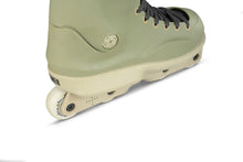 Load image into Gallery viewer, MESMER SKATES  - DOMINIC BRUCE PRO MODEL THRONE