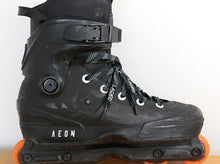 Load image into Gallery viewer, LACED APPAREL - WAXED LACES - BLACK