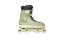 Load image into Gallery viewer, MESMER SKATES  - DOMINIC BRUCE PRO MODEL THRONE