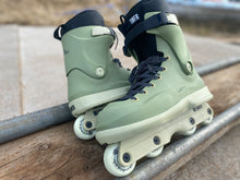 Load image into Gallery viewer, MESMER SKATES  - DOMINIC BRUCE PRO MODEL THRONE