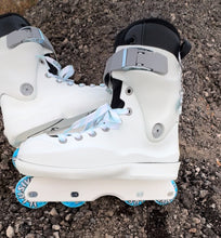 Load image into Gallery viewer, MESMER SKATES - Complete set up with 50/50 frames and illusive wheels