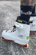 Load image into Gallery viewer, illusive brand skate socks