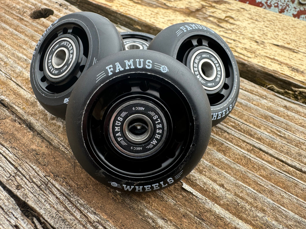 Famus Wheels 60mm 92a - Bearings included - black core