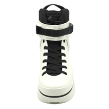 Load image into Gallery viewer, PREORDER- STANDARD SKATE CO - OMNI -  WHITE - BOOT ONLY
