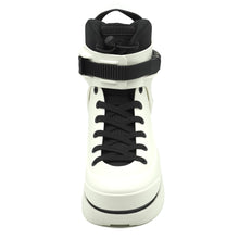 Load image into Gallery viewer, STANDARD SKATE CO - OMNI -  WHITE - BOOT ONLY